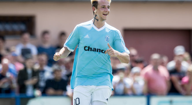 Přes 2300 diváků fandilo populární postavě Lavimu ze seriálu Vyšehrad v derby s Loko Vltavínem