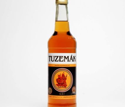Nad Tuzemákem se stahují mračna