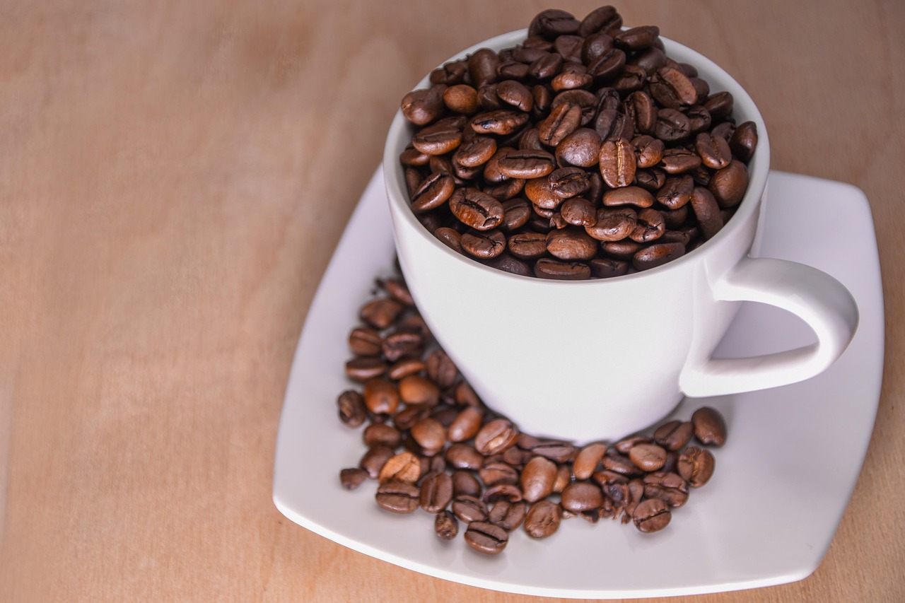 Historie espresso kávovarů a dnešní příprava kávy doma